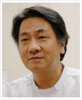 主任教授 井坂　恵一